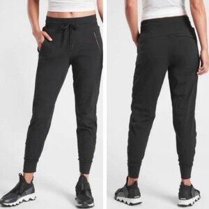 Athleta Trekkie North Jogger in Black